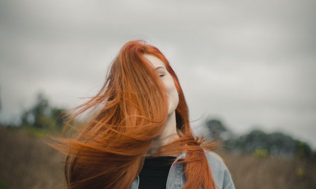 How to use henna for hair coloring