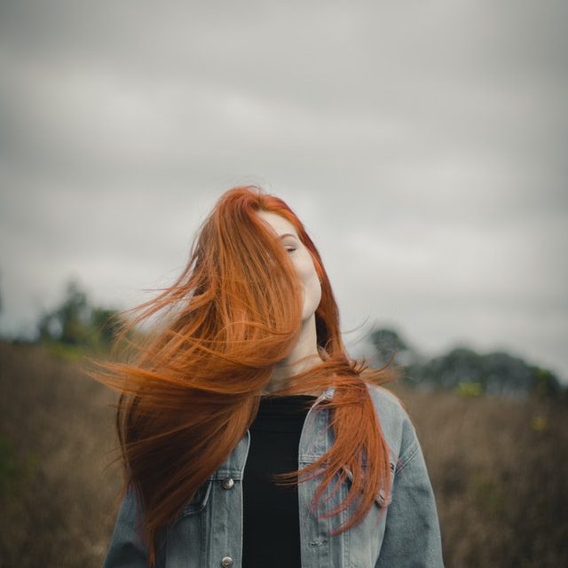 How to use henna for hair coloring